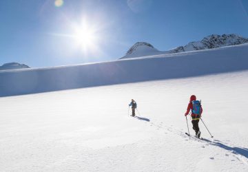 Skitour Safiental 20 Skitour Safiental - Zwei Skitourengeher auf dem Weg nach oben.