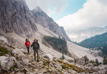 Basic outdoor knowledge 2 Basic outdoor knowledge - Must haves on tour during thunder storms and emergencies.