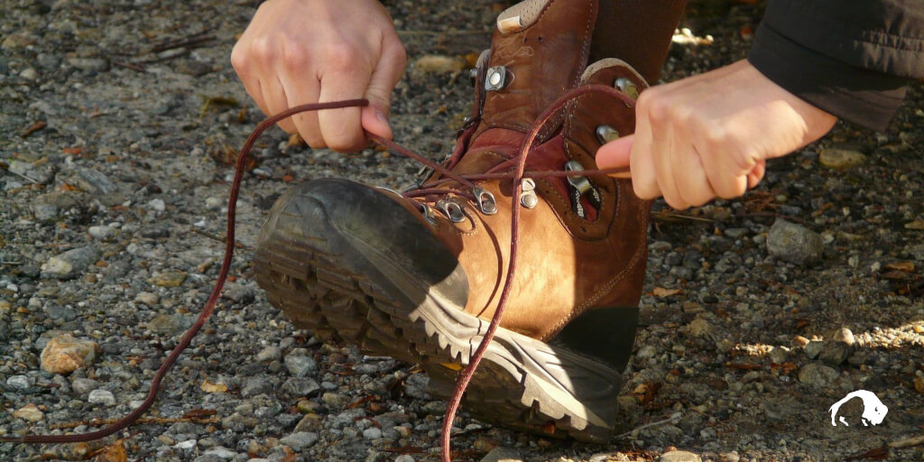 self tying boots