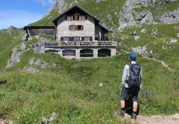 10 golden mountain hut rules 2 10 golden hut rules: Bad Kissinger hut on the Aggenstein.