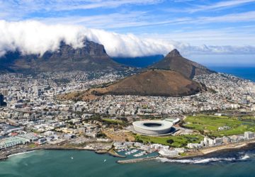 Verhaltensregeln Südafrika 2 Verhaltensregeln Südafrika: Blick auf Kapstadt mit Tafelberg. Foto: Mare, Pixabay.
