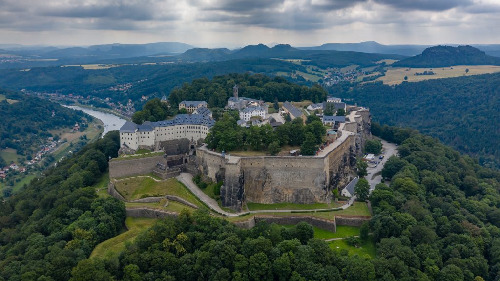 Malerweg Sächsische Schweiz 4 Schloss Koenigstein am Malerweg